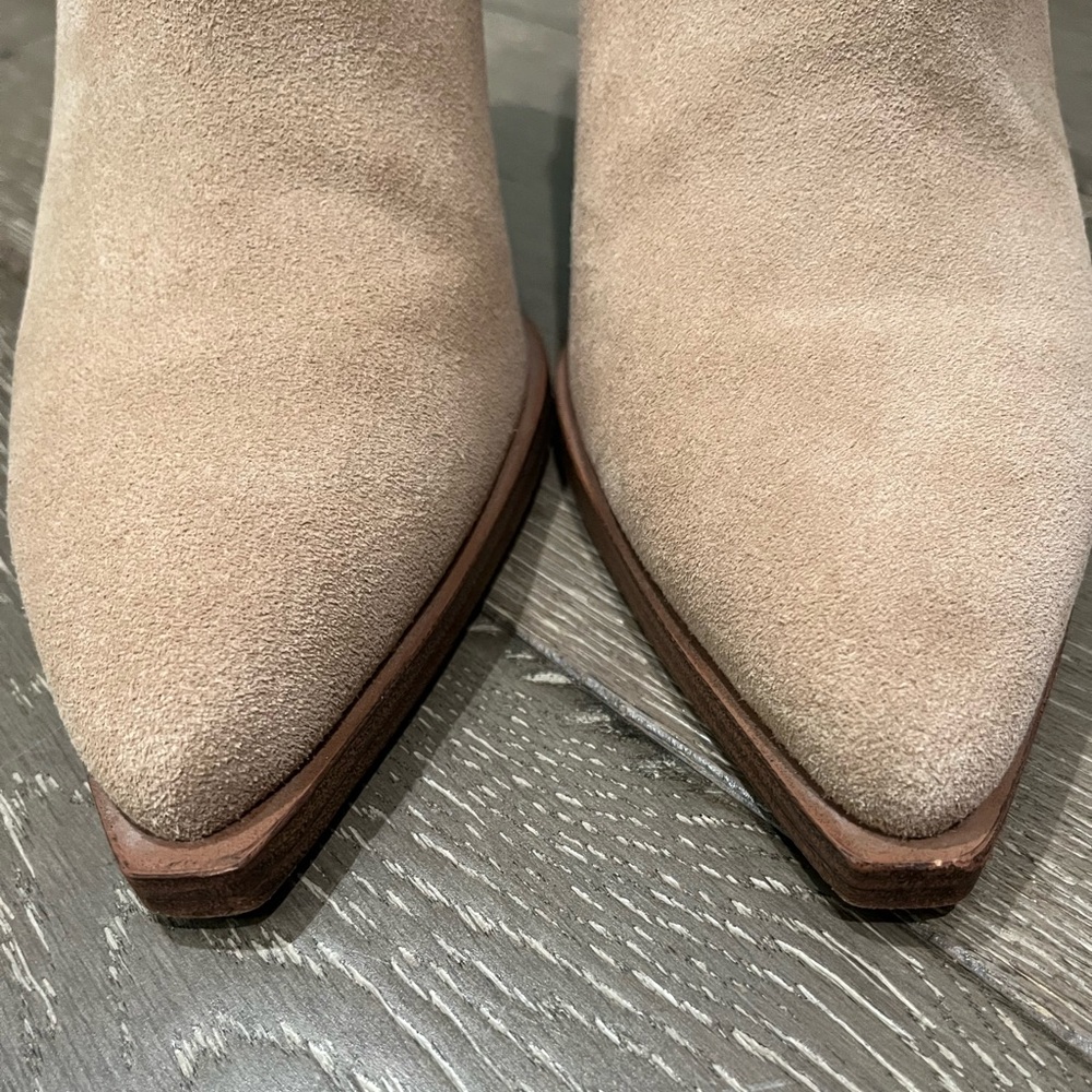 Vince Camuto Bibestie tan suede leather heeled booties boots size 9.5 - Picture 9 of 11